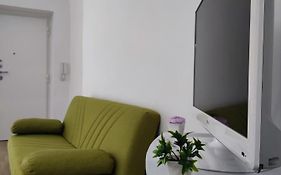 Gdb House